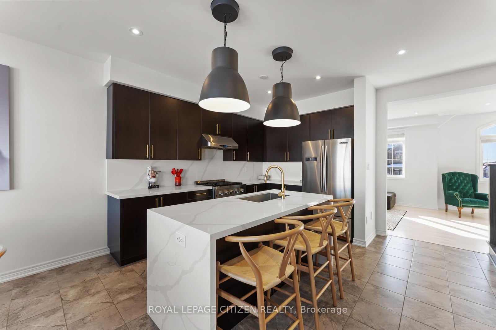 Photo 8 of 10 Janes Crescent, New Tecumseth, Rural New Tecumseth — HOMEH