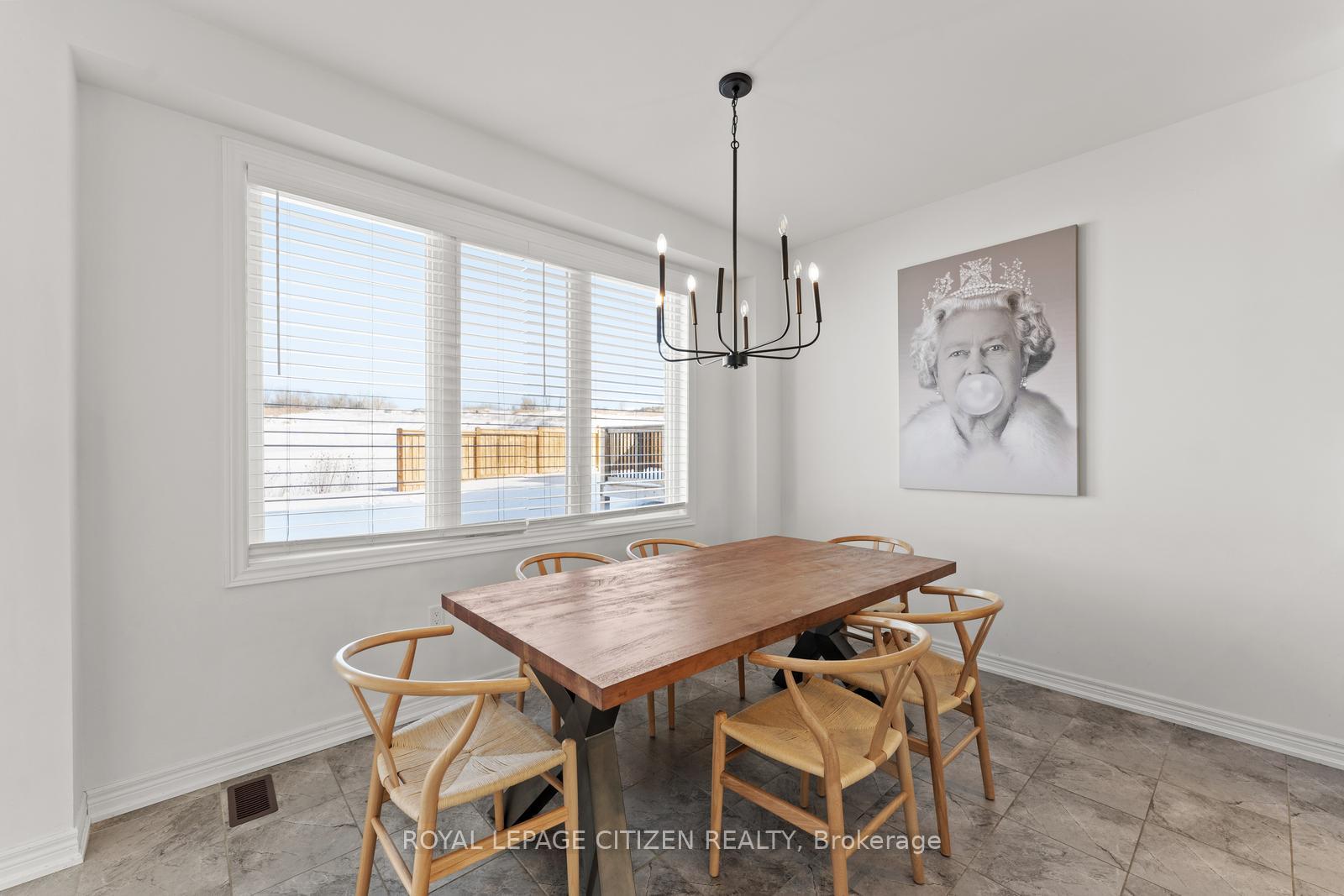 Photo 15 of 10 Janes Crescent, New Tecumseth, Rural New Tecumseth — HOMEH