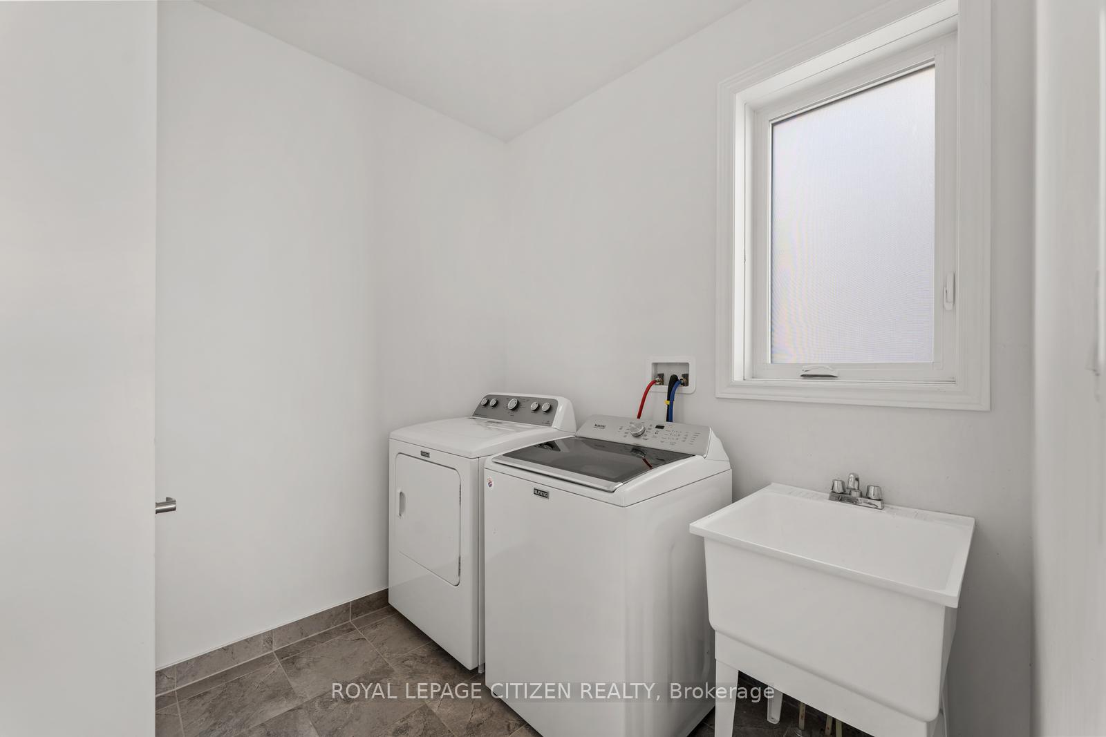 Photo 23 of 10 Janes Crescent, New Tecumseth, Rural New Tecumseth — HOMEH