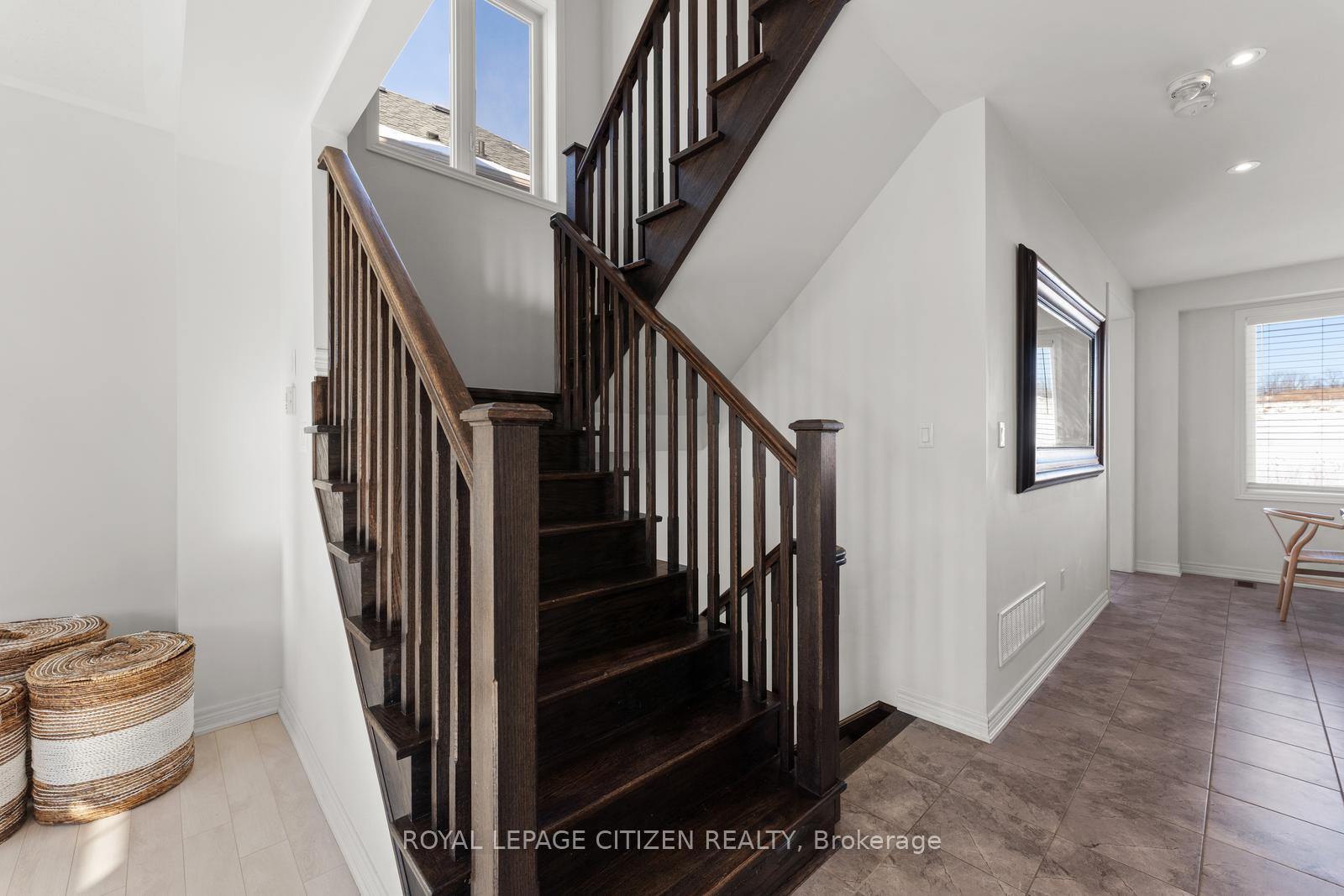 Photo 24 of 10 Janes Crescent, New Tecumseth, Rural New Tecumseth — HOMEH