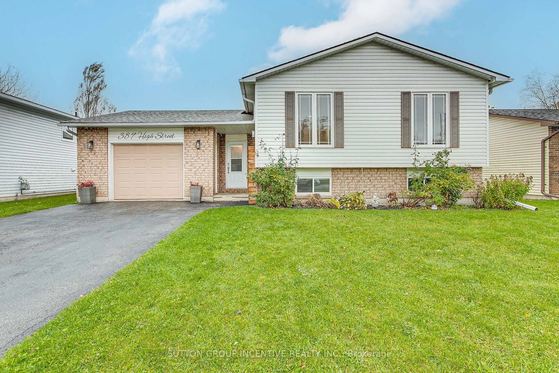 Photo 1 of 389 High Street, Orillia — HOMEH