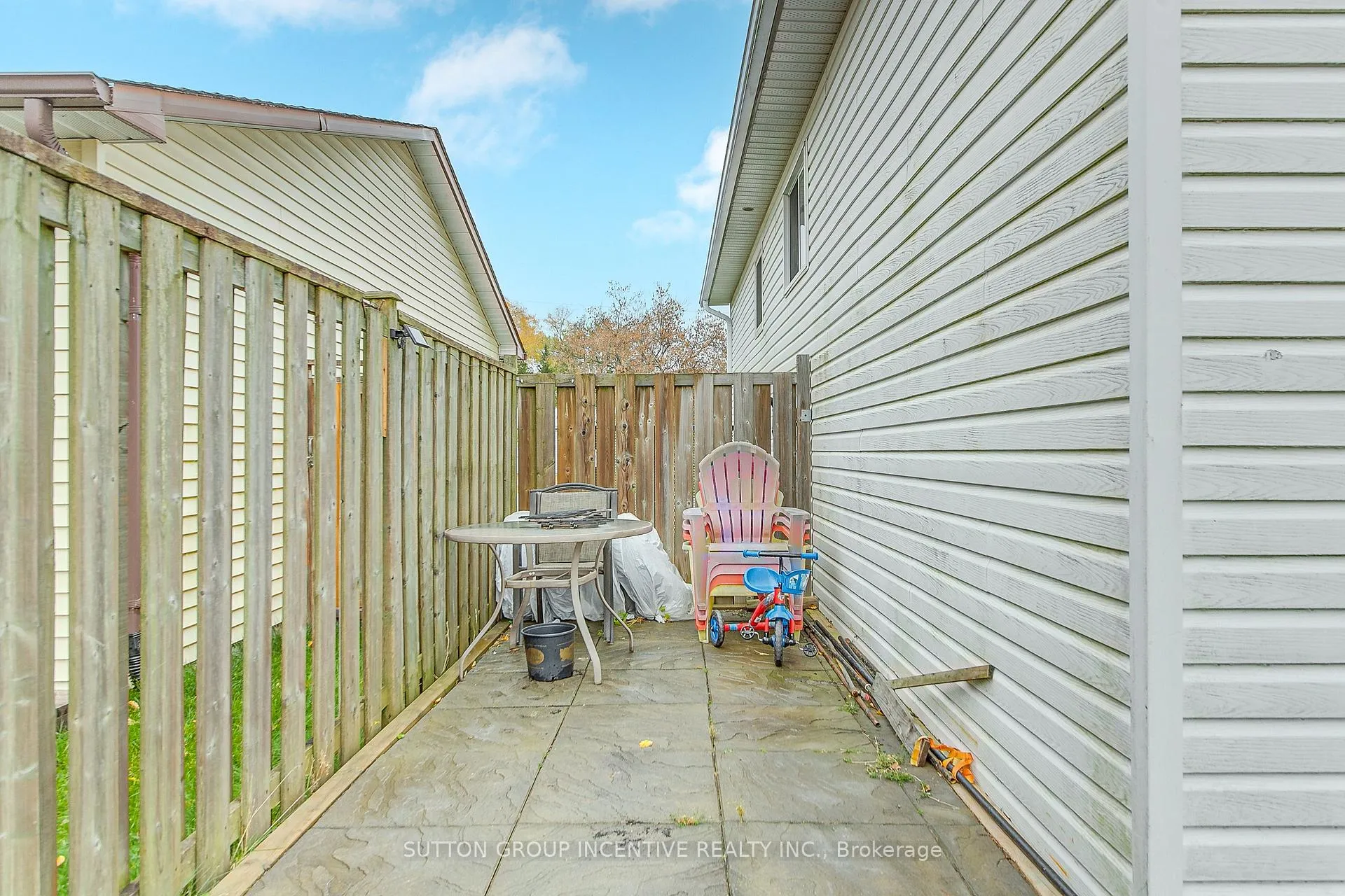 Photo 12 of 389 High Street, Orillia — HOMEH