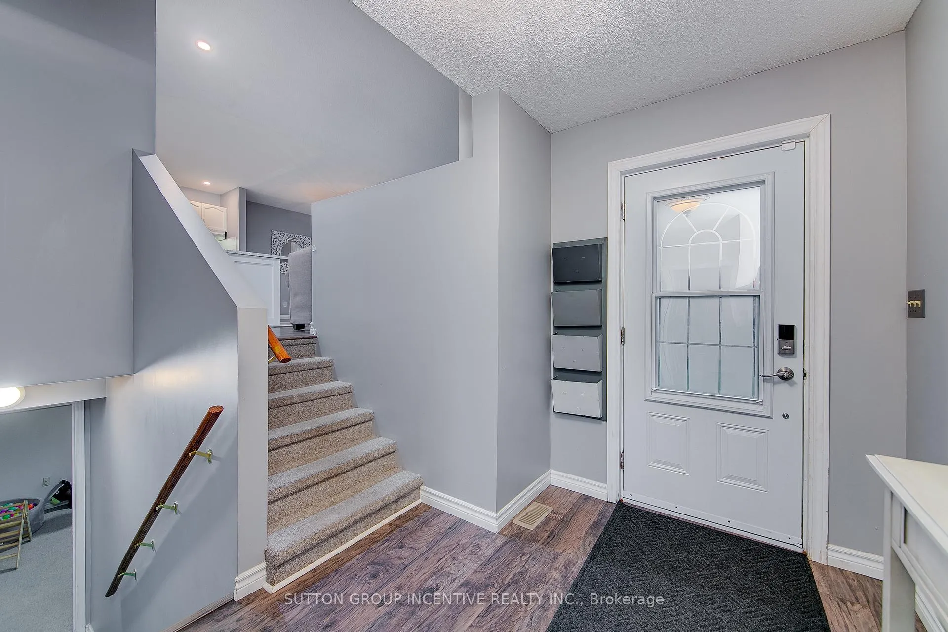 Photo 23 of 389 High Street, Orillia — HOMEH