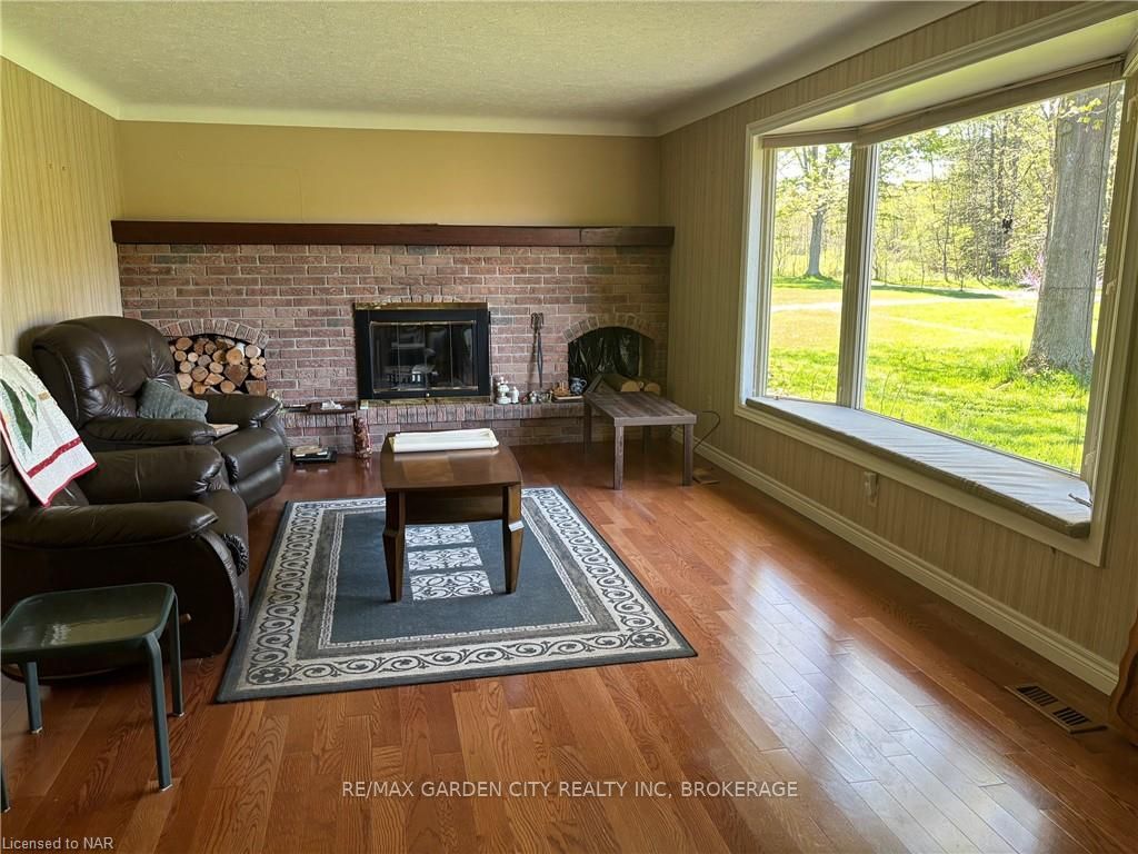 Photo 5 of 105 Orchard Hill Road, Pelham, North Pelham — HOMEH