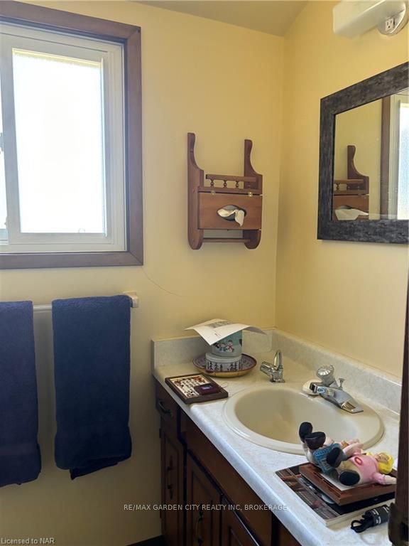 Photo 13 of 105 Orchard Hill Road, Pelham, North Pelham — HOMEH