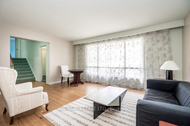 Photo 5 of 22 St Andres Court, Markham, Thornhill — HOMEH