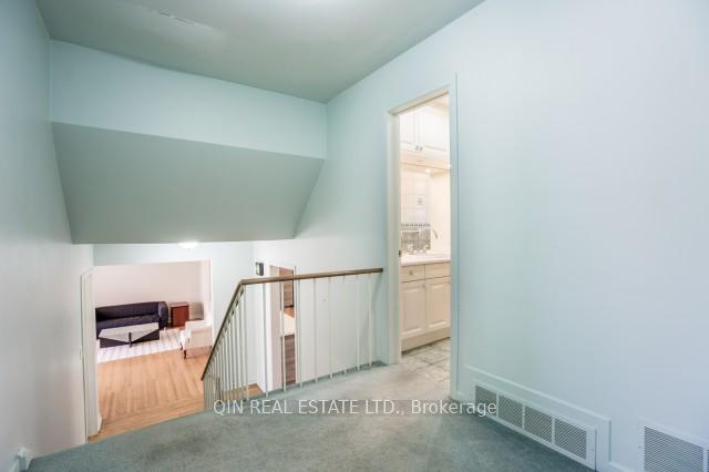 Photo 11 of 22 St Andres Court, Markham, Thornhill — HOMEH