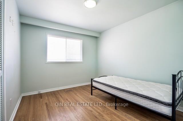 Photo 12 of 22 St Andres Court, Markham, Thornhill — HOMEH