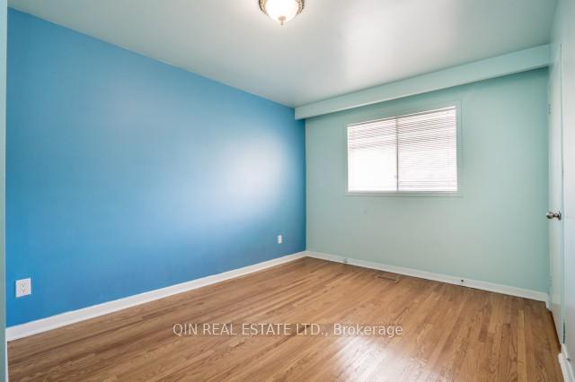 Photo 13 of 22 St Andres Court, Markham, Thornhill — HOMEH