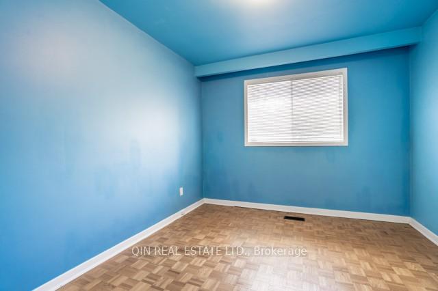 Photo 17 of 22 St Andres Court, Markham, Thornhill — HOMEH