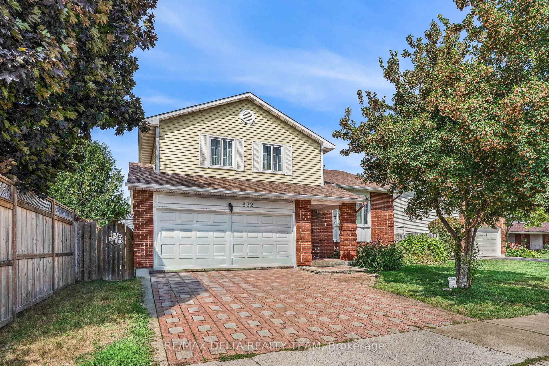 Photo 2 of 6321 Fortune Drive, Ottawa, Convent Glen North — HOMEH