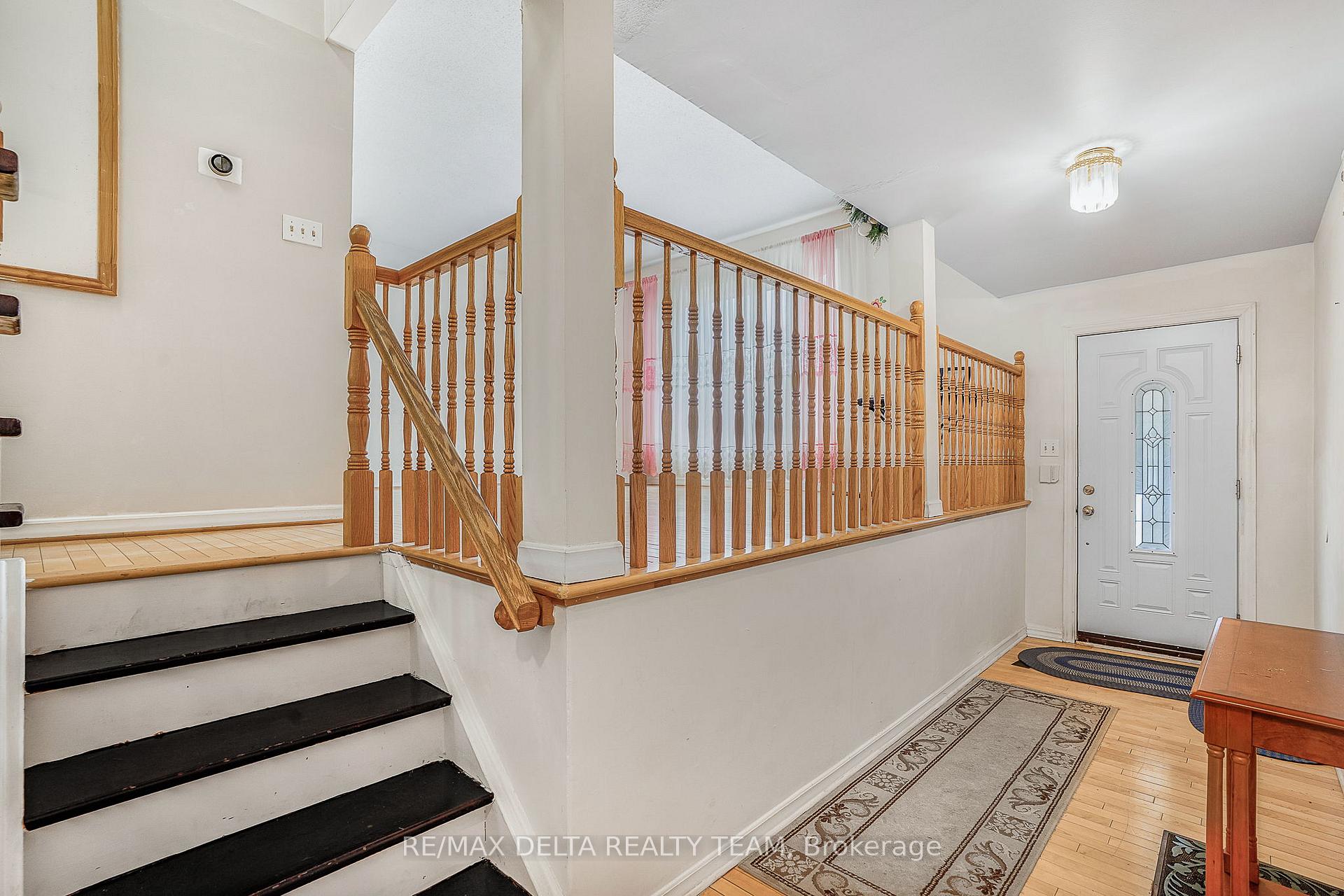 Photo 3 of 6321 Fortune Drive, Ottawa, Convent Glen North — HOMEH