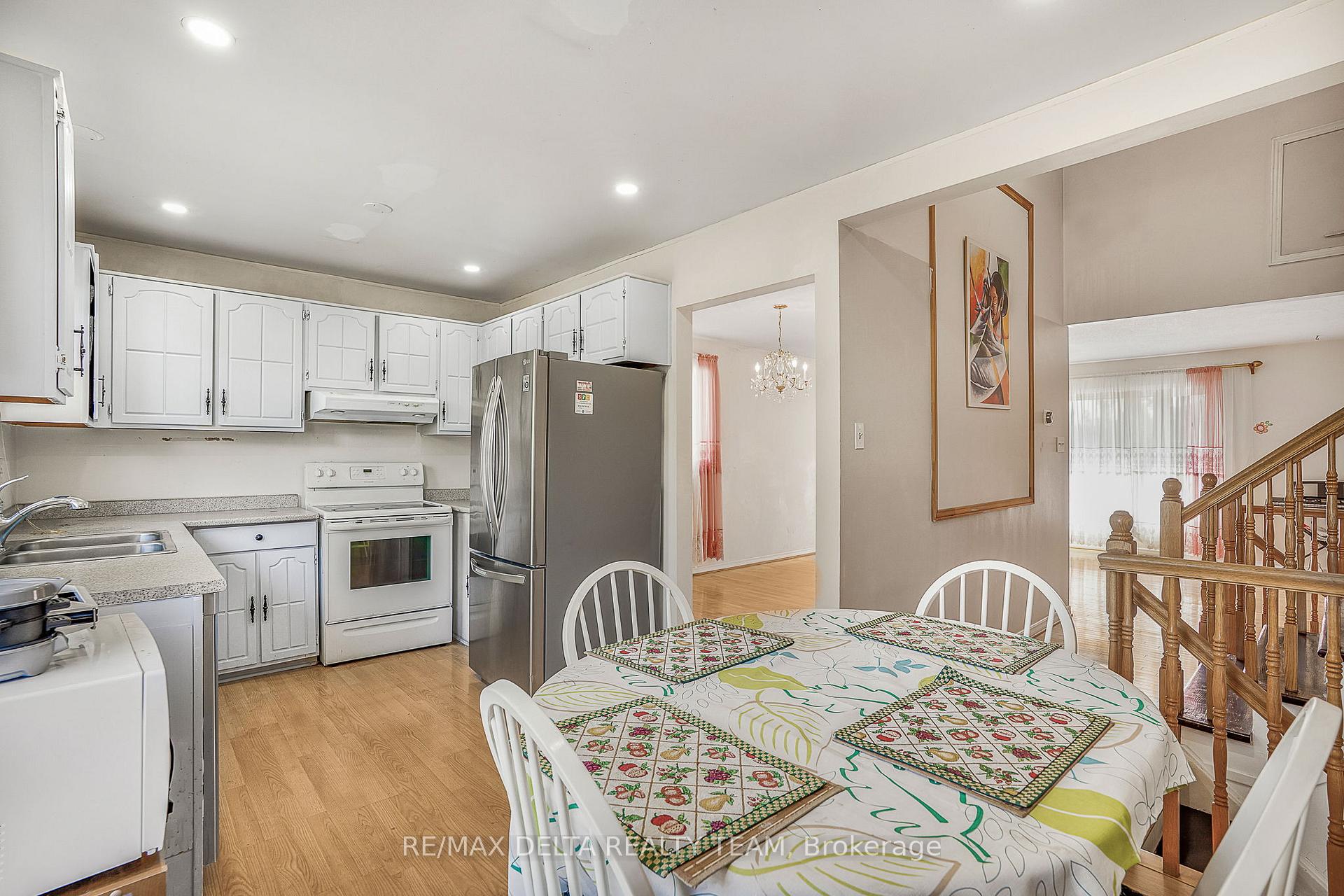 Photo 8 of 6321 Fortune Drive, Ottawa, Convent Glen North — HOMEH