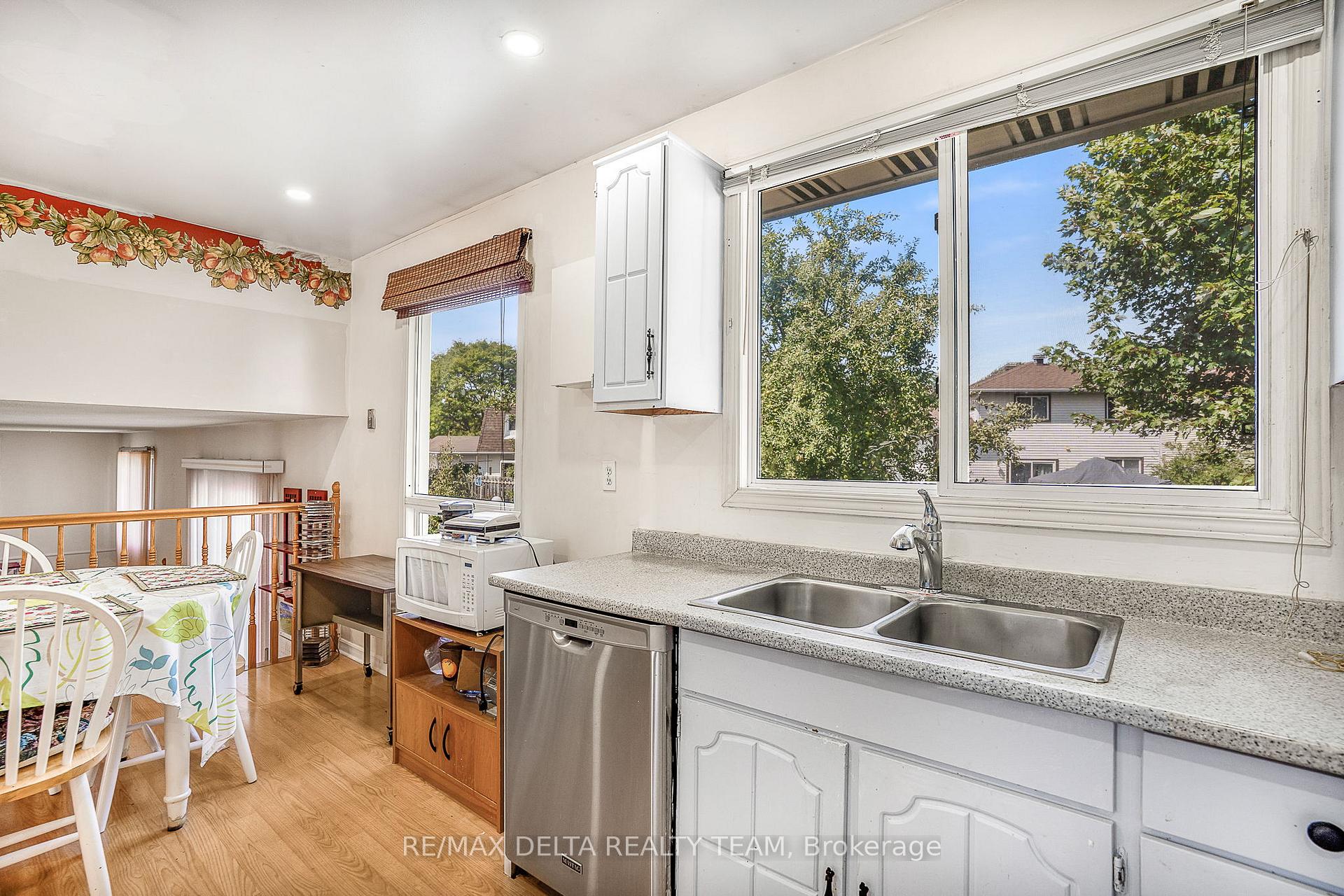 Photo 11 of 6321 Fortune Drive, Ottawa, Convent Glen North — HOMEH