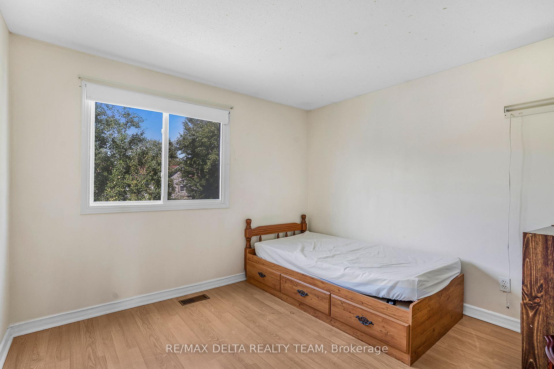 Photo 14 of 6321 Fortune Drive, Ottawa, Convent Glen North — HOMEH