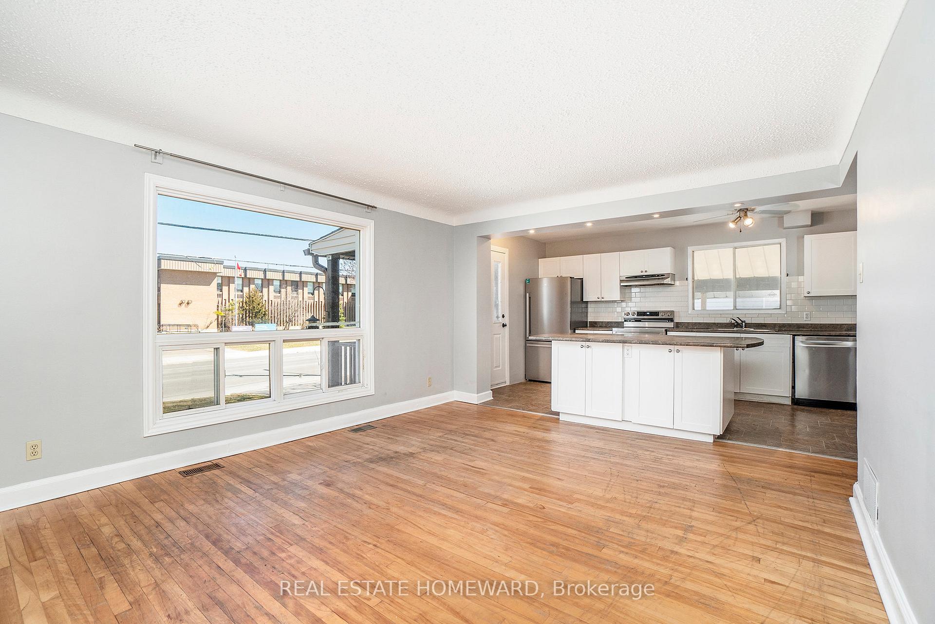 Photo 6 of 482 Donald Street, Ottawa, Overbrook/Castle Heights — HOMEH