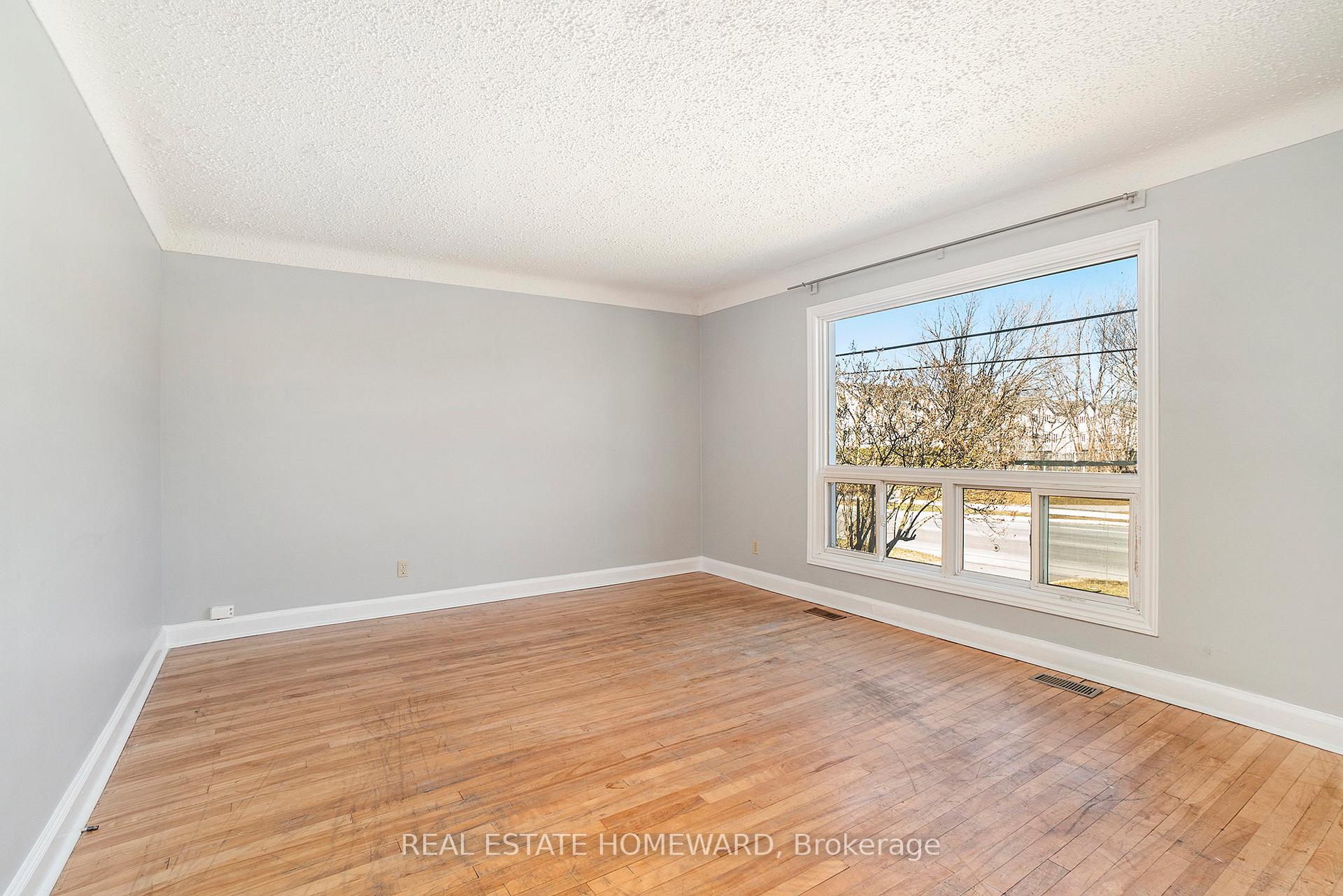 Photo 7 of 482 Donald Street, Ottawa, Overbrook/Castle Heights — HOMEH