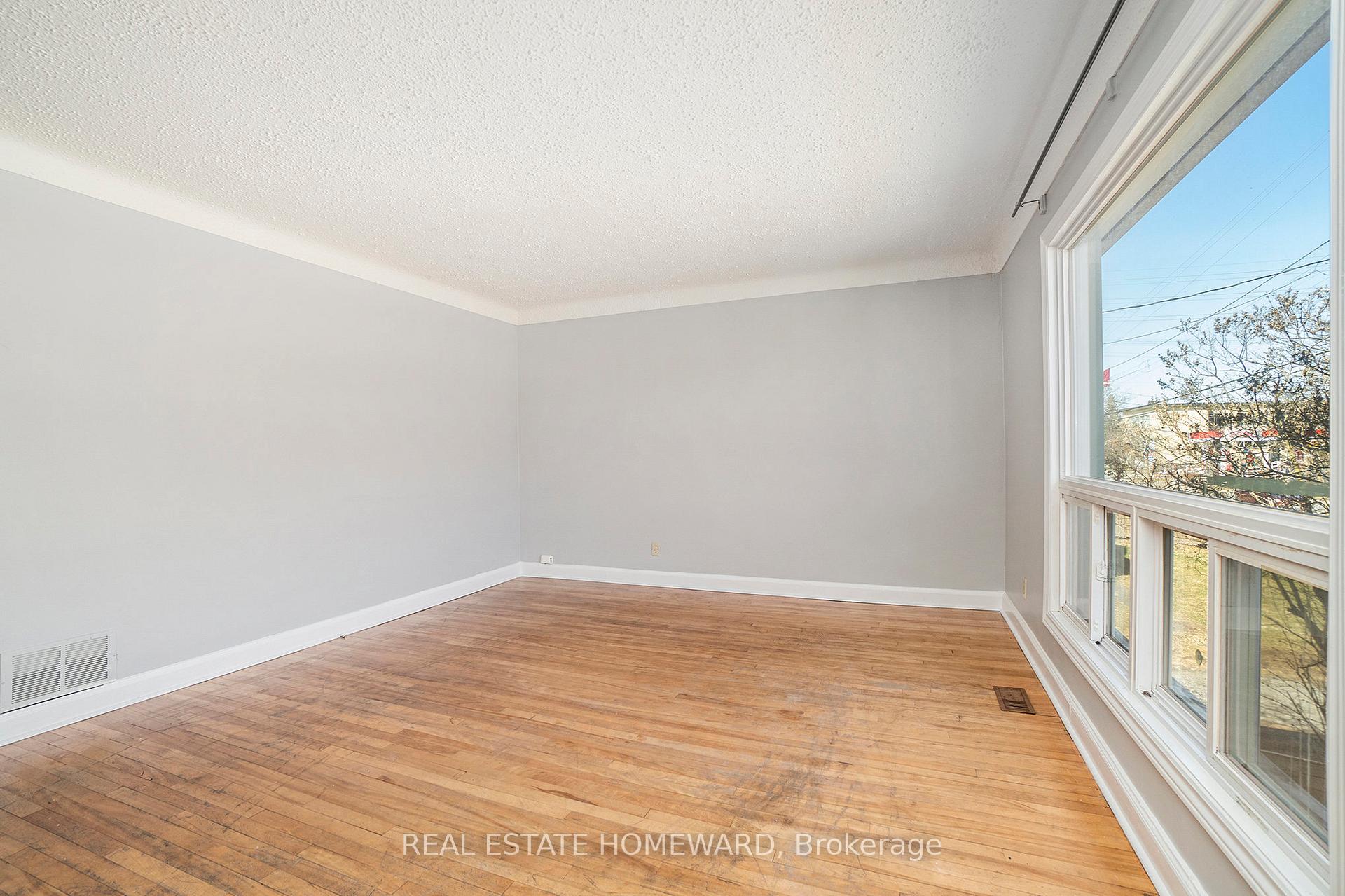 Photo 9 of 482 Donald Street, Ottawa, Overbrook/Castle Heights — HOMEH