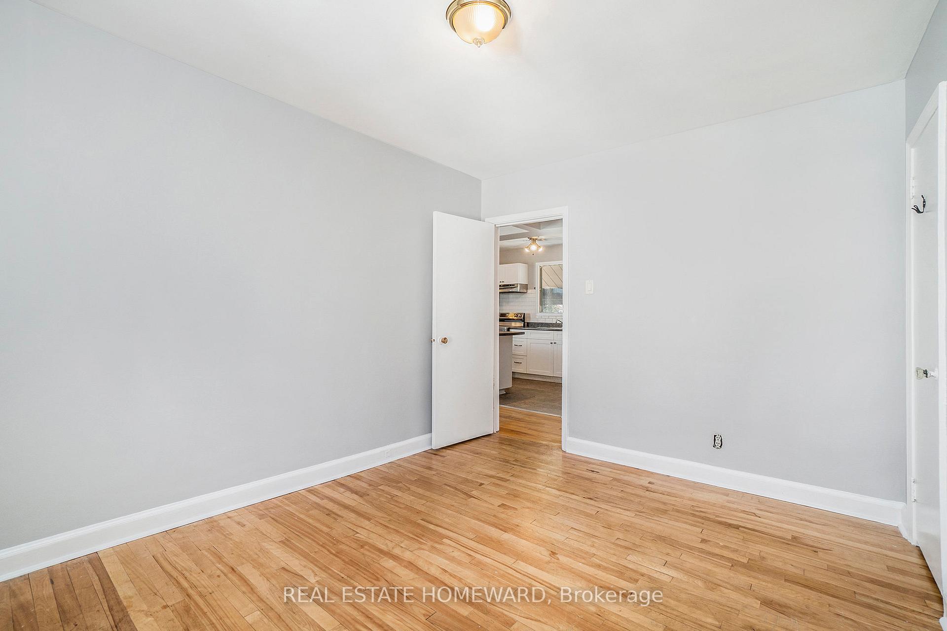Photo 14 of 482 Donald Street, Ottawa, Overbrook/Castle Heights — HOMEH