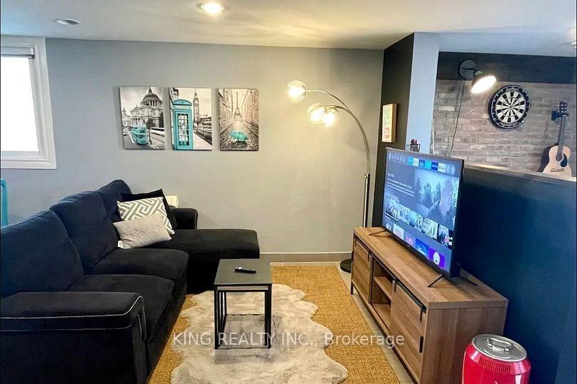 Photo 2 of 4729 Queen Street, Niagara Falls, Downtown — HOMEH