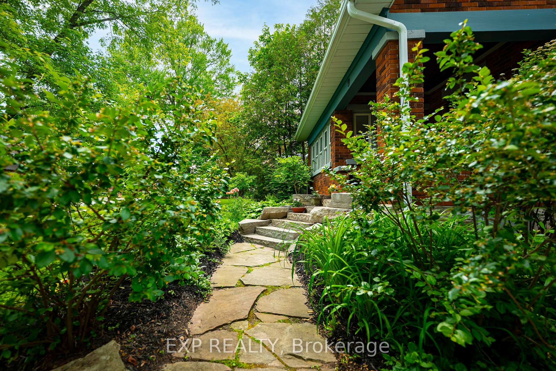 Photo 16 of 9 Third Avenue, Orangeville — HOMEH