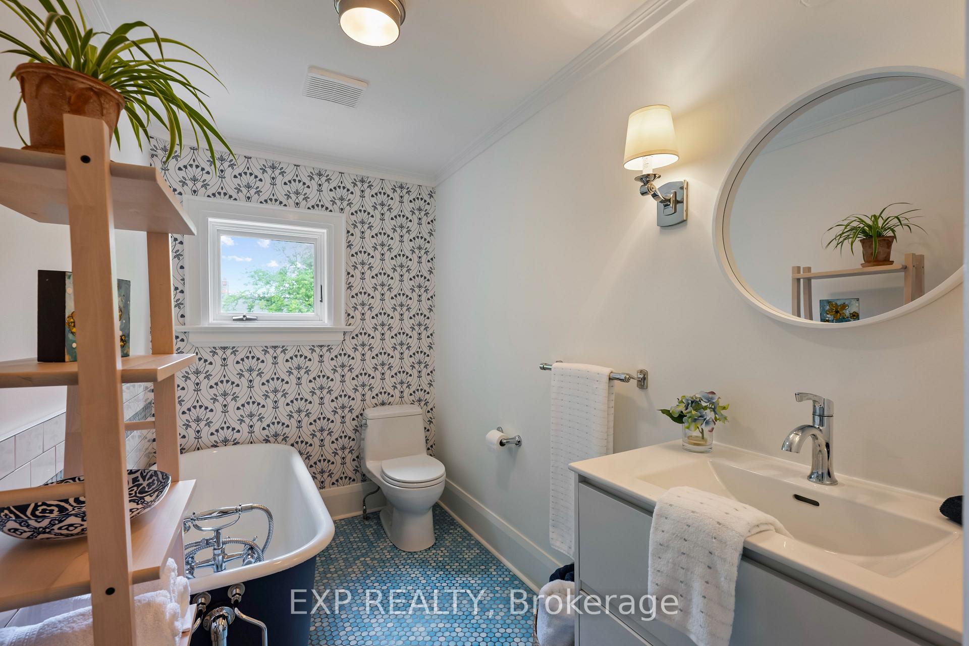 Photo 10 of 9 Third Avenue, Orangeville — HOMEH