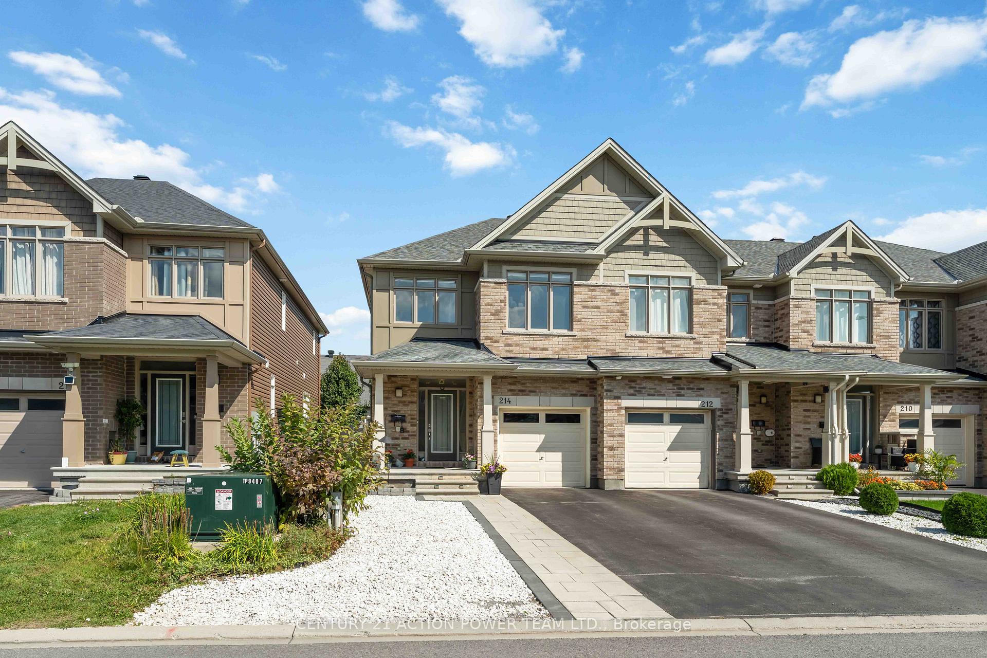 Photo 2 of 214 Gossamer Street, Ottawa, Mer Bleue/Bradley Estates/Anderson Park — HOMEH