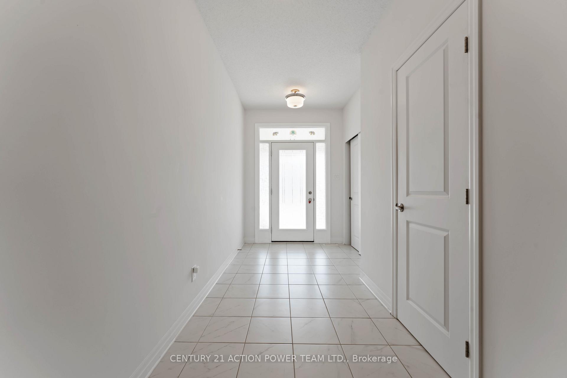 Photo 3 of 214 Gossamer Street, Ottawa, Mer Bleue/Bradley Estates/Anderson Park — HOMEH
