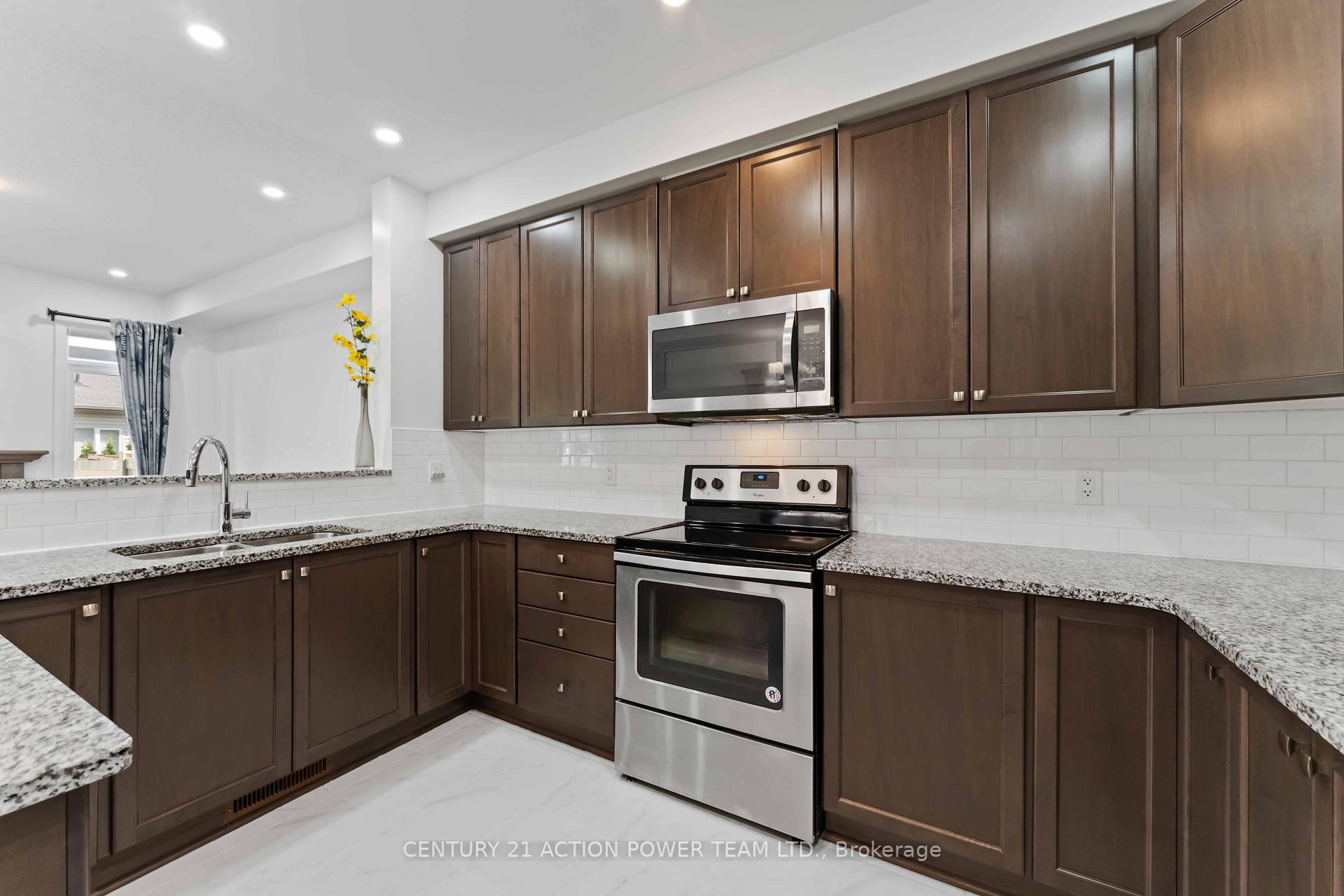 Photo 6 of 214 Gossamer Street, Ottawa, Mer Bleue/Bradley Estates/Anderson Park — HOMEH