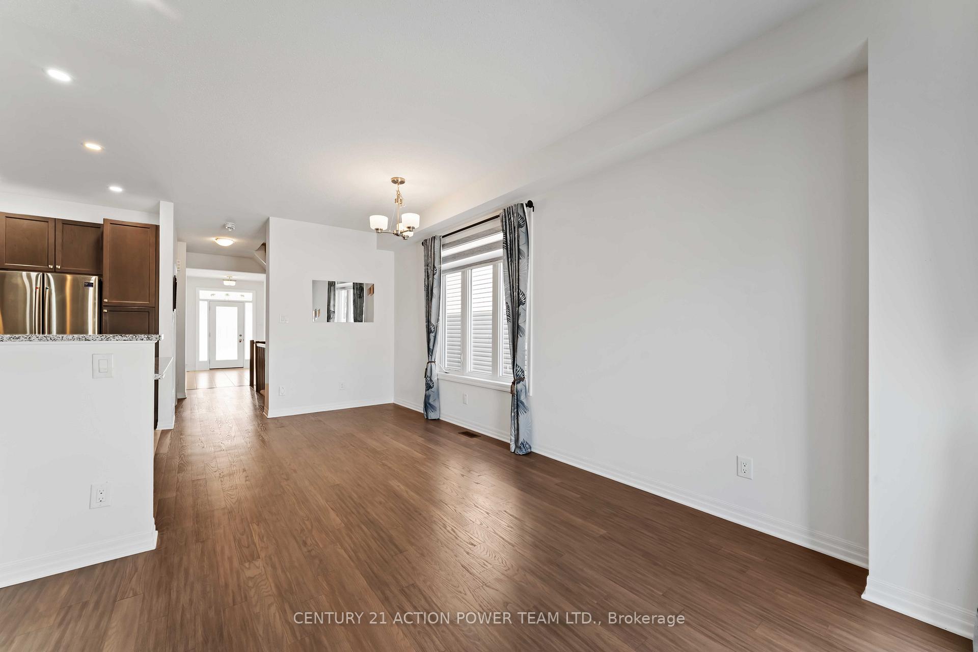 Photo 9 of 214 Gossamer Street, Ottawa, Mer Bleue/Bradley Estates/Anderson Park — HOMEH