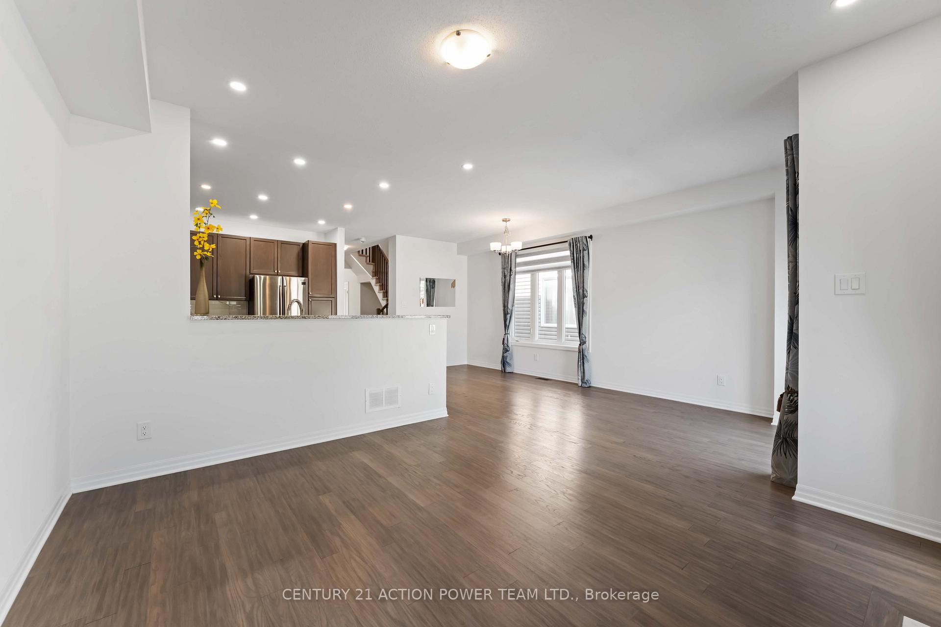 Photo 10 of 214 Gossamer Street, Ottawa, Mer Bleue/Bradley Estates/Anderson Park — HOMEH