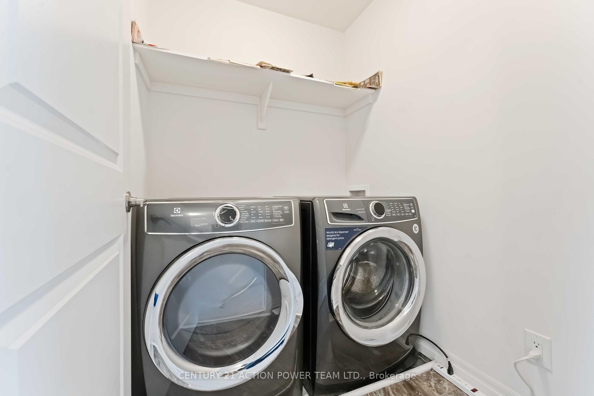 Photo 20 of 214 Gossamer Street, Ottawa, Mer Bleue/Bradley Estates/Anderson Park — HOMEH