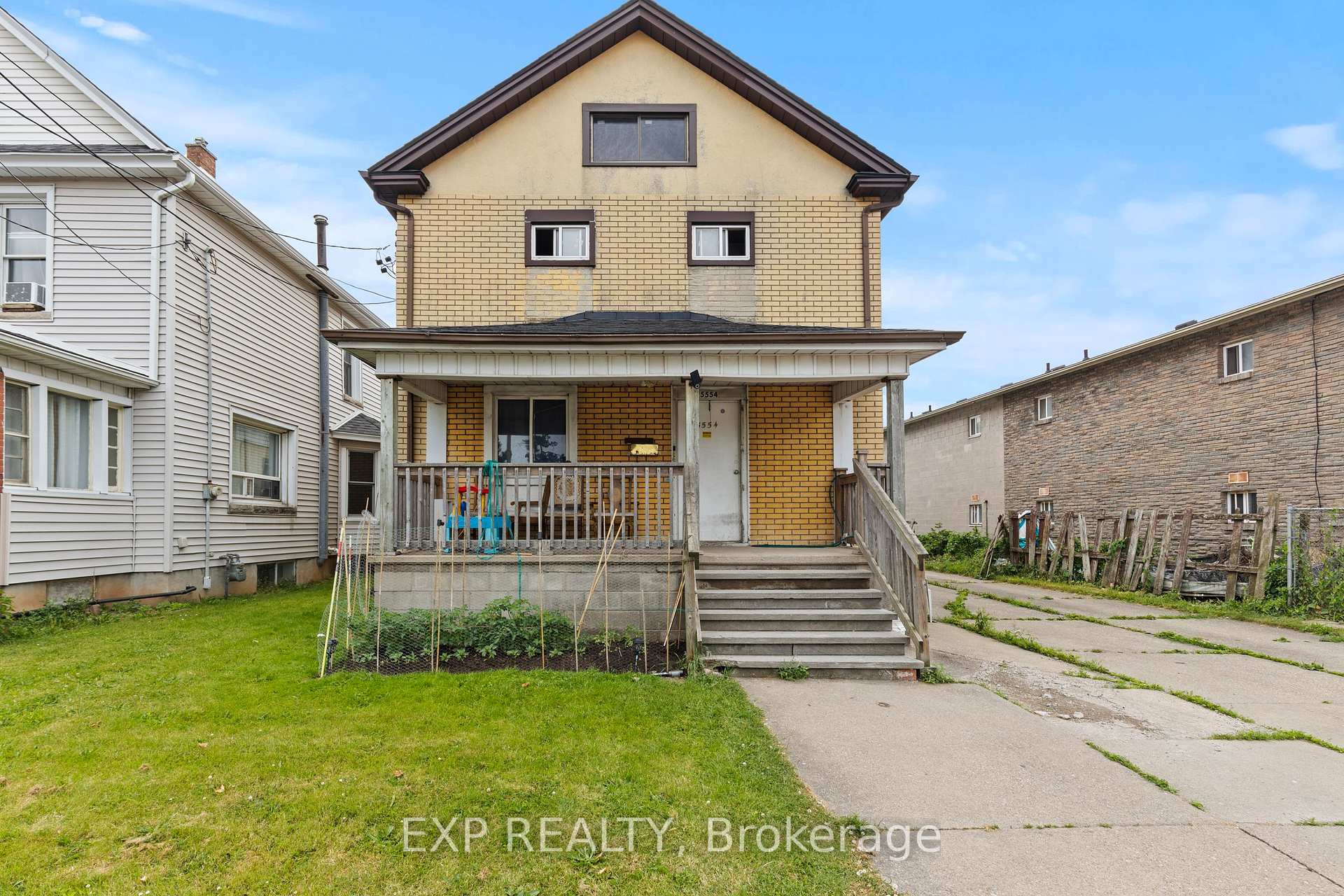 Photo 1 of 5554 Lewis Avenue, Niagara Falls, Clifton Hill — HOMEH