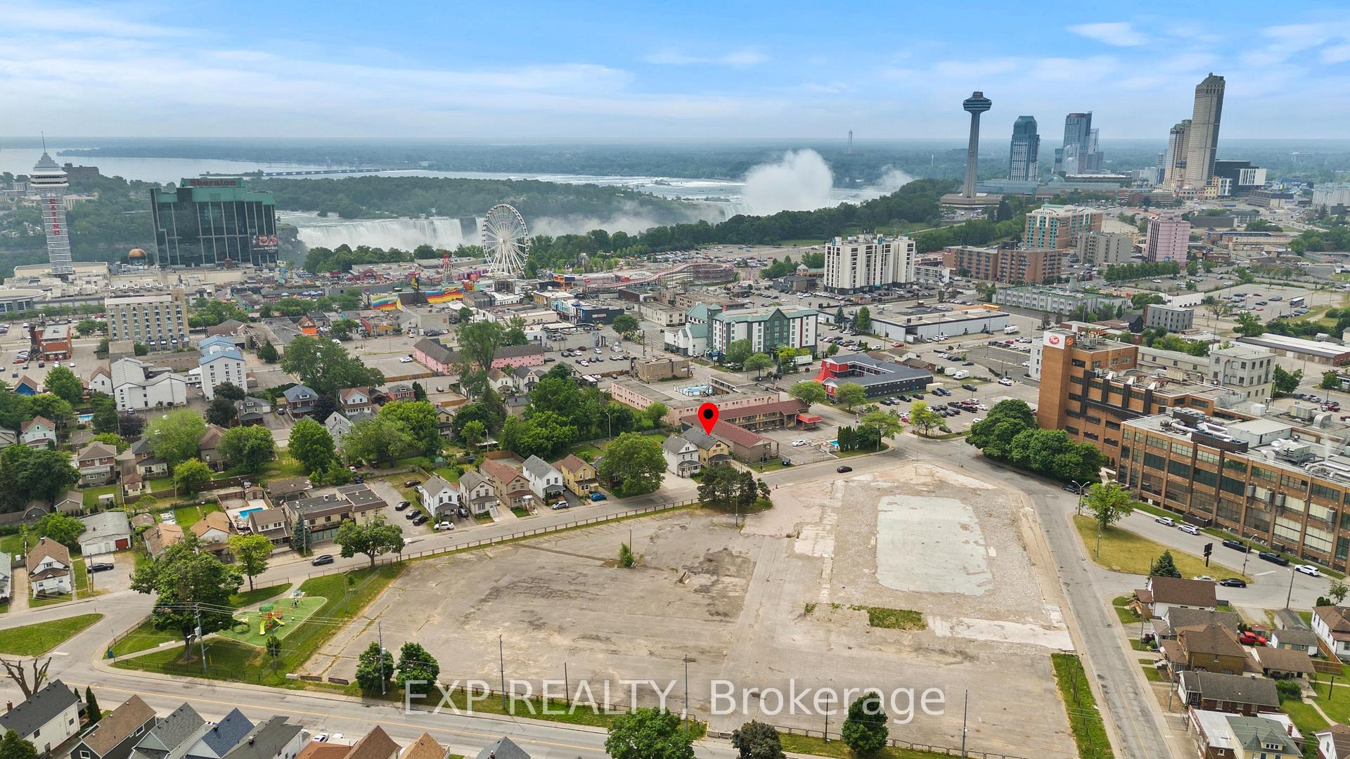 Photo 2 of 5554 Lewis Avenue, Niagara Falls, Clifton Hill — HOMEH