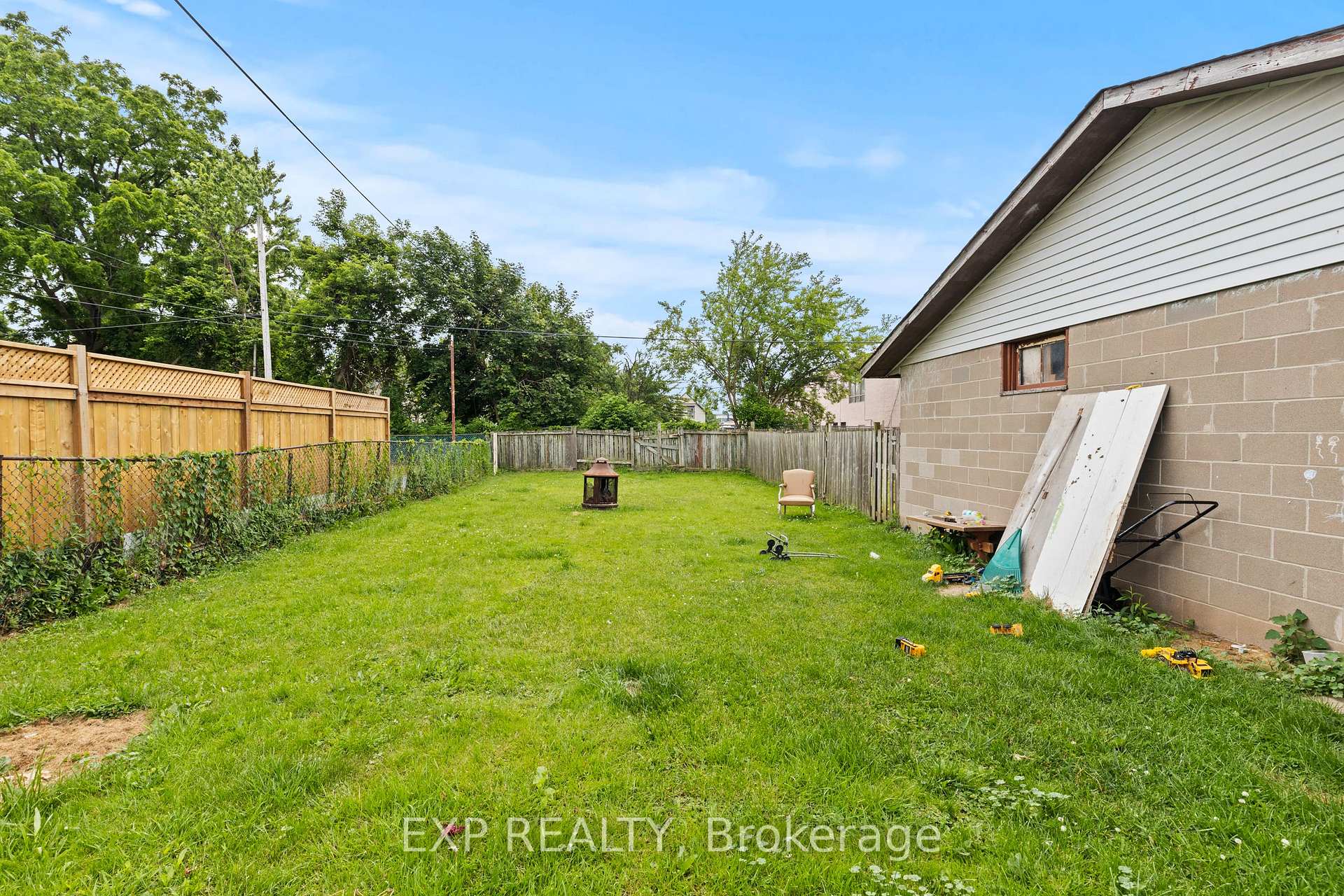 Photo 9 of 5554 Lewis Avenue, Niagara Falls, Clifton Hill — HOMEH