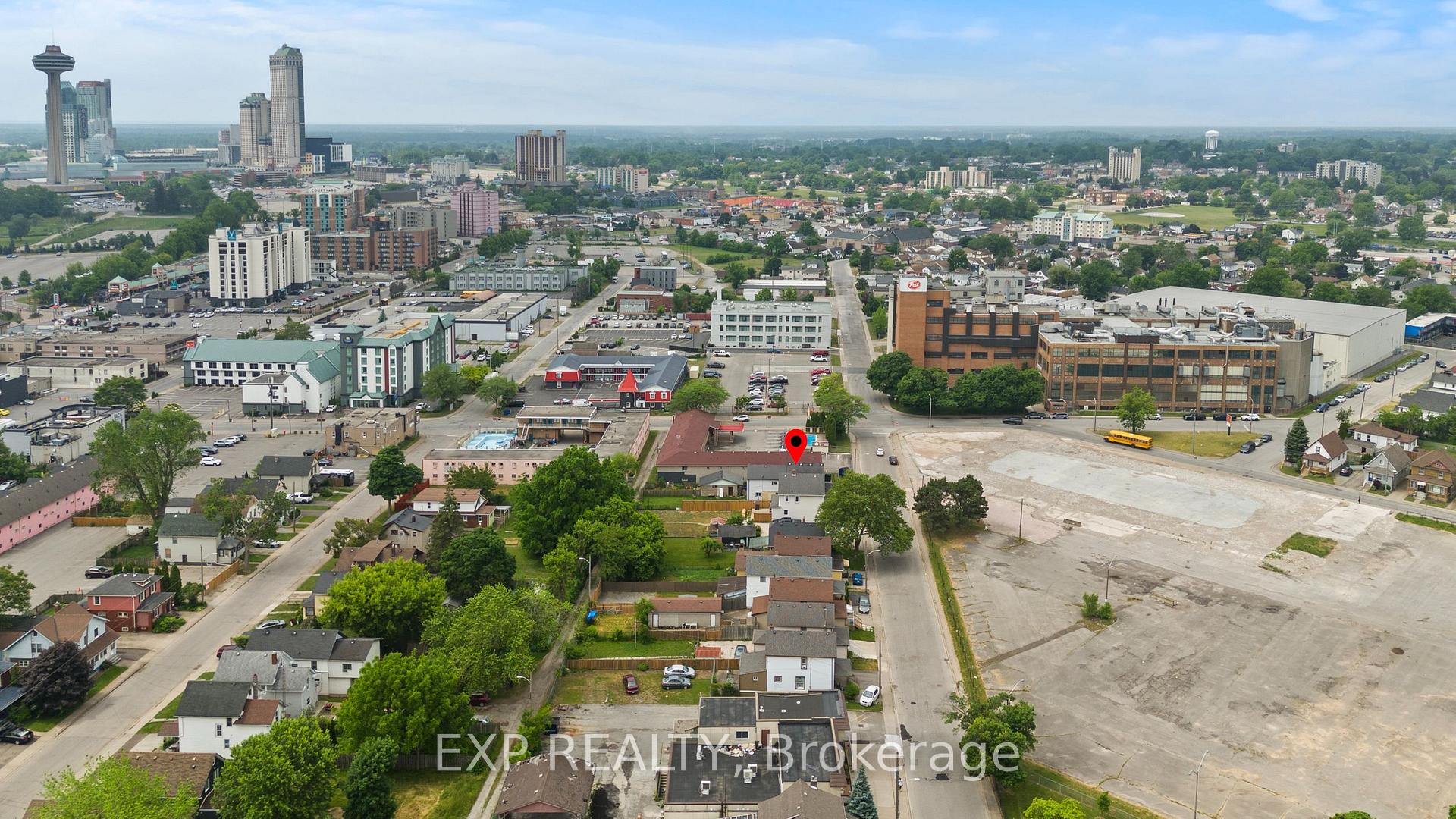 Photo 11 of 5554 Lewis Avenue, Niagara Falls, Clifton Hill — HOMEH