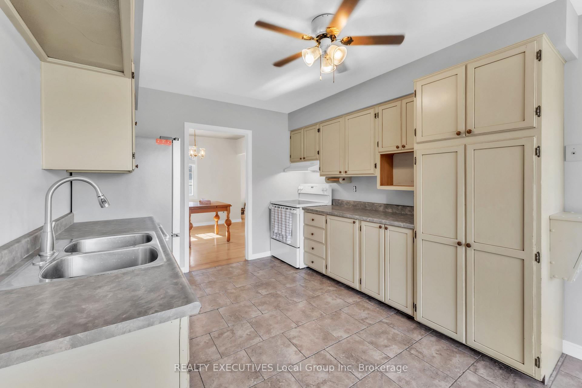 Photo 3 of 400 Bomarc Road, North Bay, College Heights — HOMEH