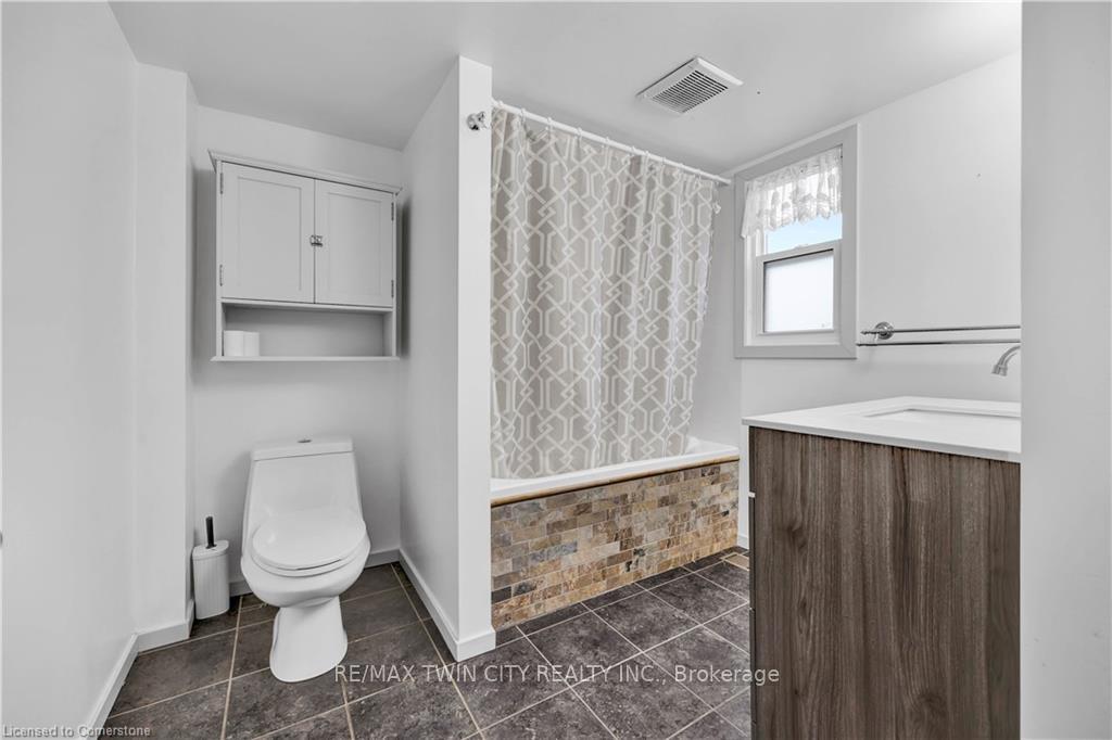Photo 10 of 2241 Line 34, Perth East, Shakespeare — HOMEH