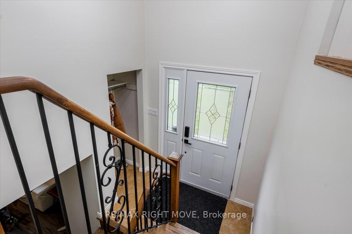 Photo 3 of 64 Second Street, Orillia — HOMEH