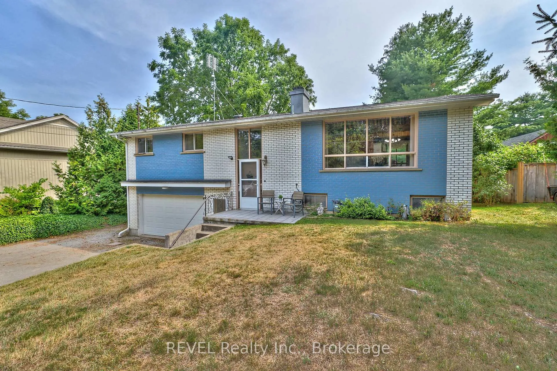 Front of 268 Canboro Road