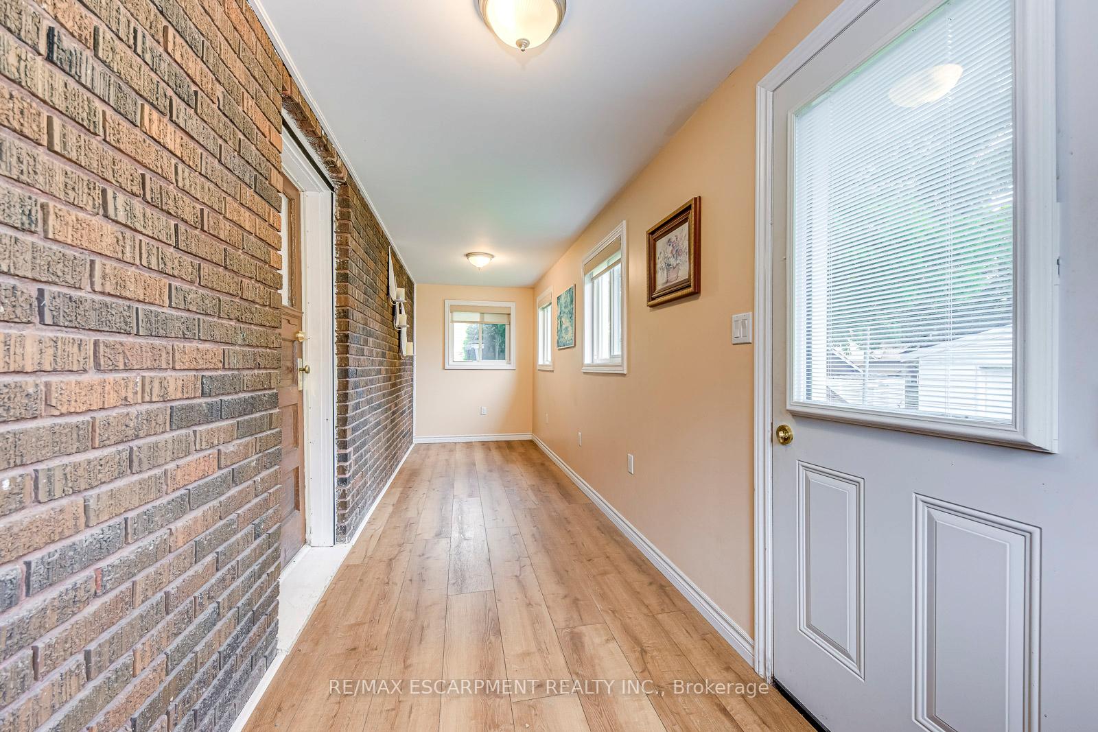Photo 17 of 5188 Maple Street, Niagara Falls, Cherrywood — HOMEH