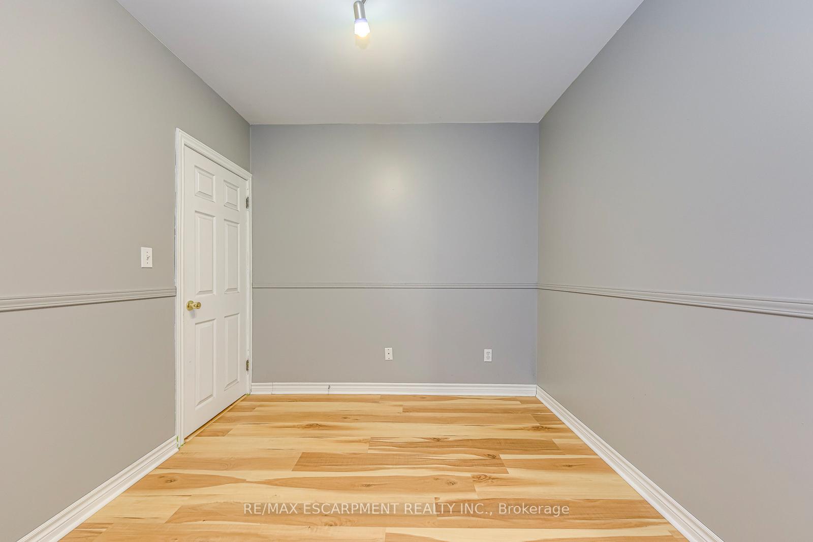 Photo 20 of 5188 Maple Street, Niagara Falls, Cherrywood — HOMEH