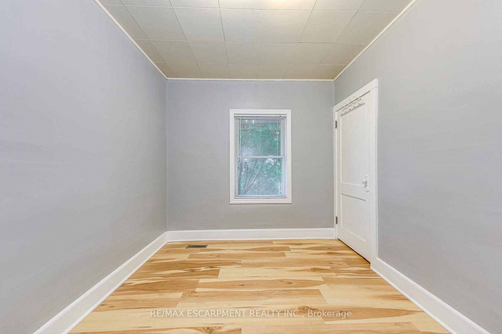 Photo 22 of 5188 Maple Street, Niagara Falls, Cherrywood — HOMEH