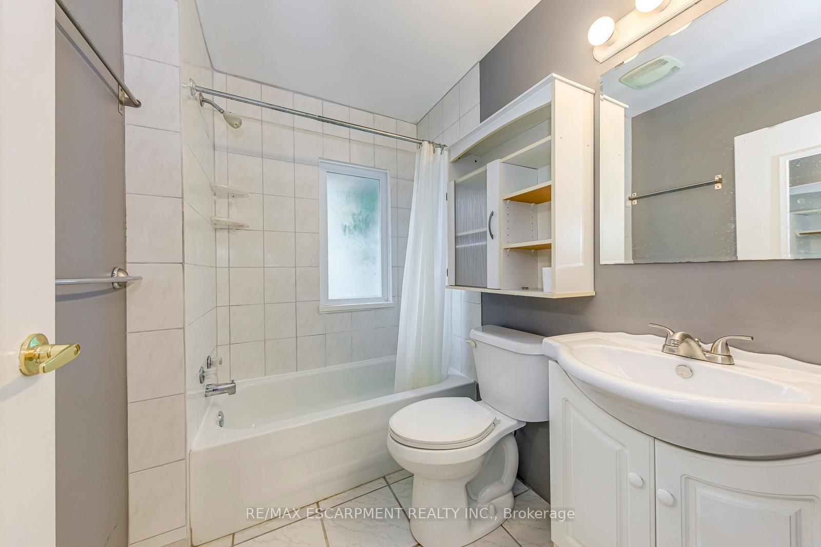 Photo 23 of 5188 Maple Street, Niagara Falls, Cherrywood — HOMEH