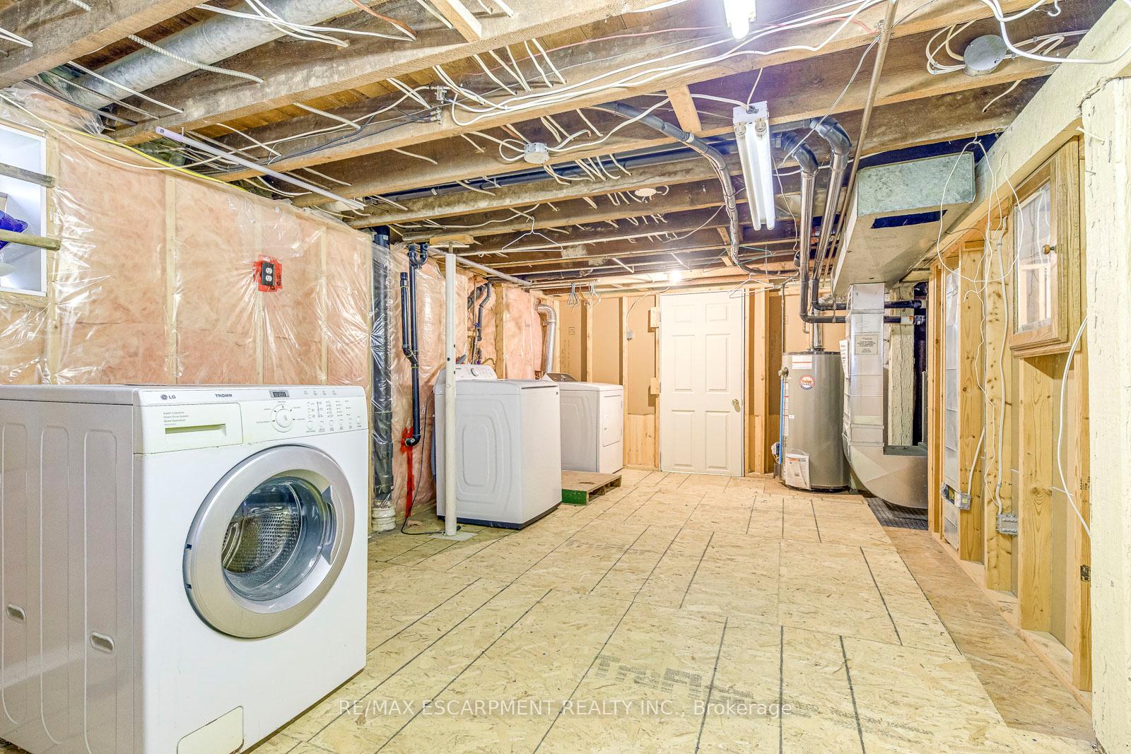 Photo 29 of 5188 Maple Street, Niagara Falls, Cherrywood — HOMEH