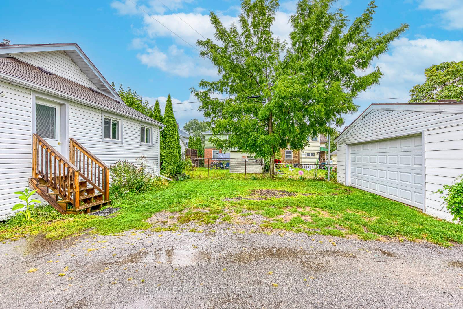 Photo 32 of 5188 Maple Street, Niagara Falls, Cherrywood — HOMEH