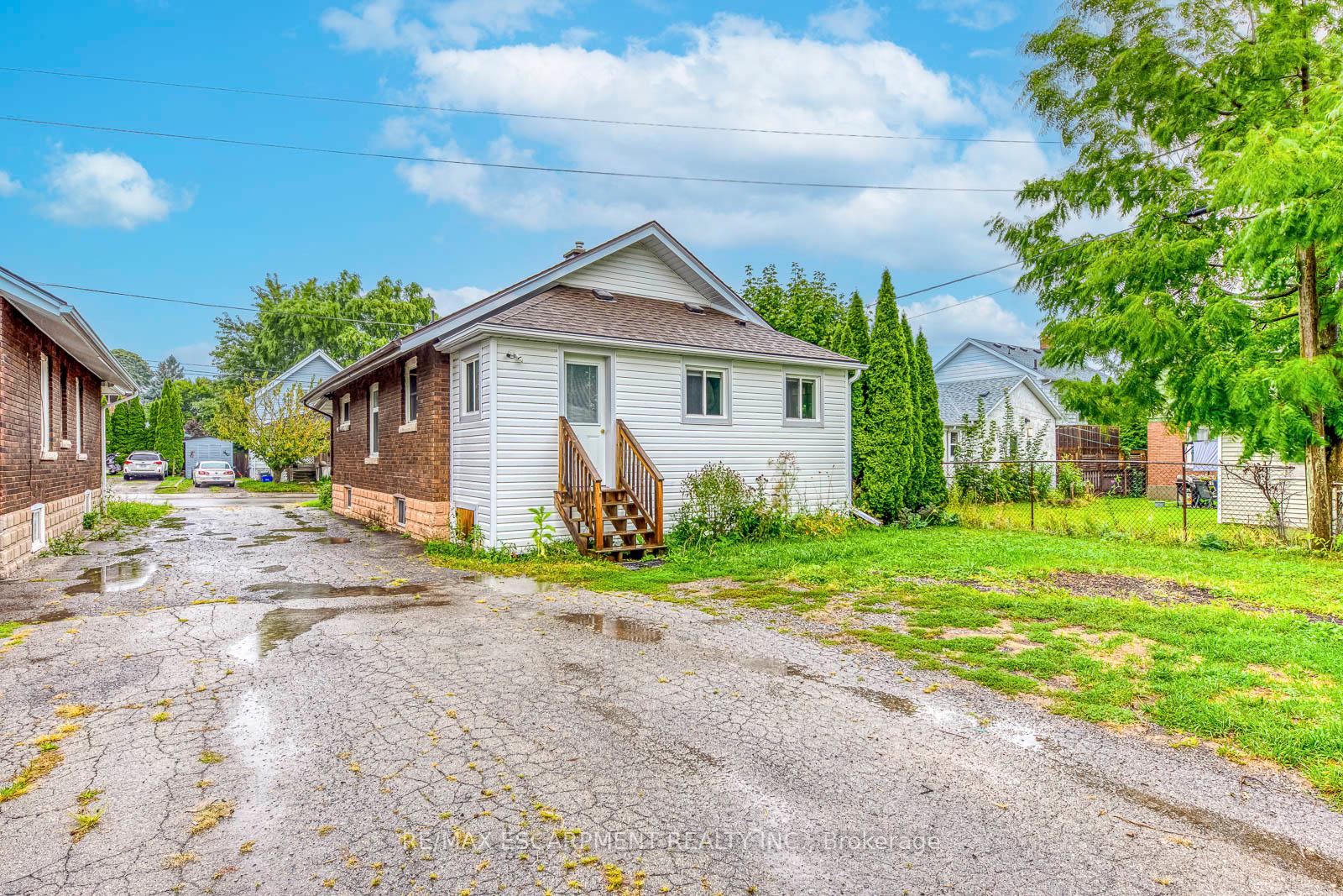 Photo 34 of 5188 Maple Street, Niagara Falls, Cherrywood — HOMEH