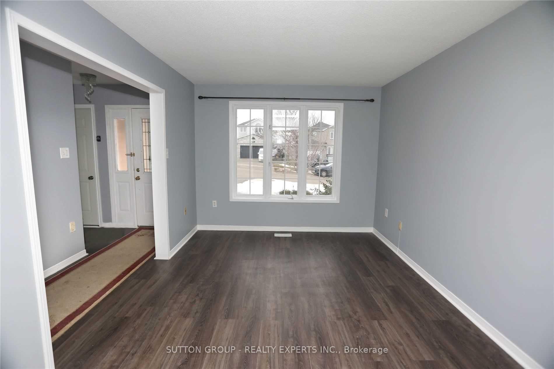 Photo 6 of 8 Eastview Crescent, Orangeville — HOMEH