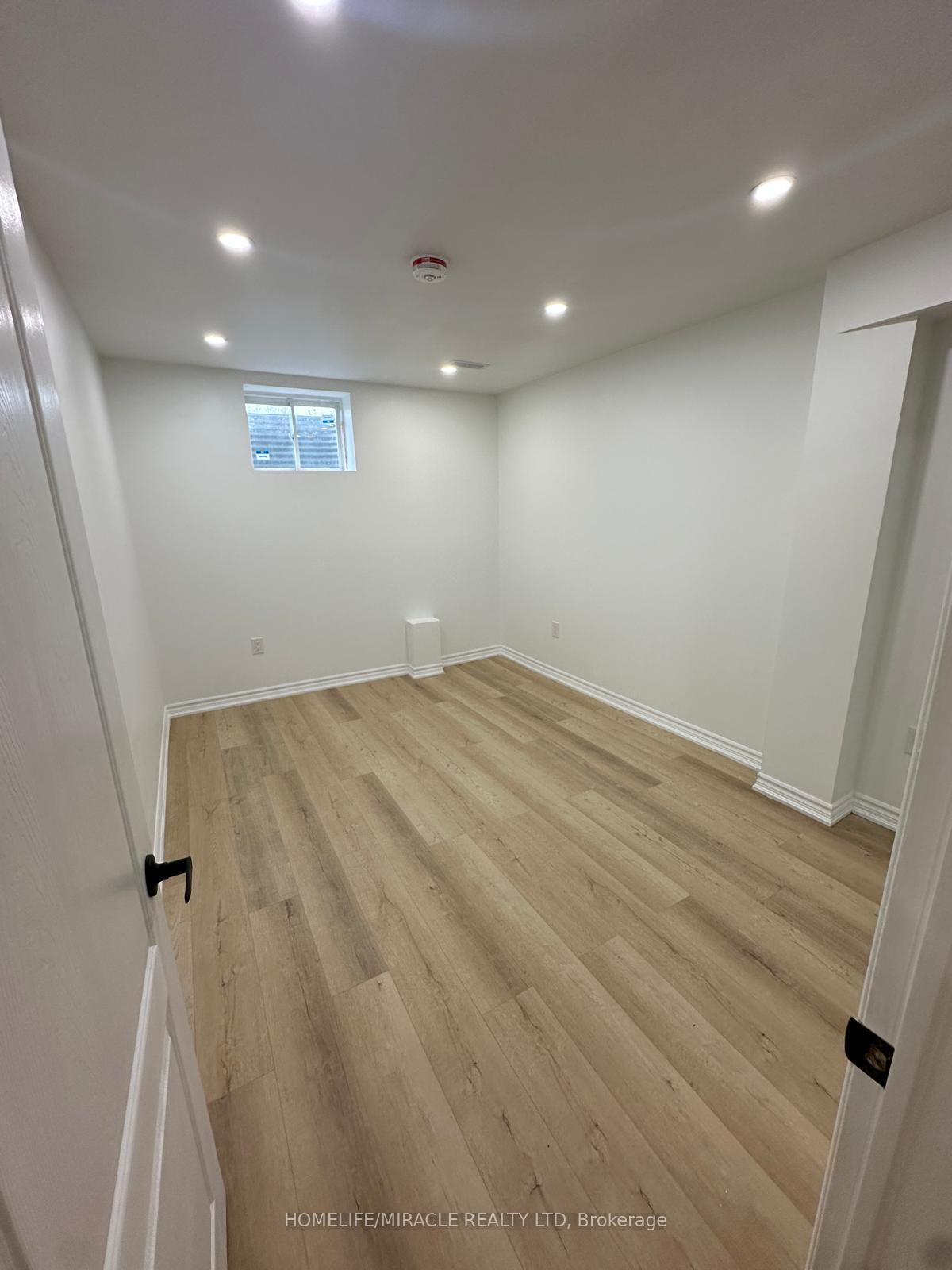 Photo 12 of 1586 clitherow Street, Milton, Ford — HOMEH
