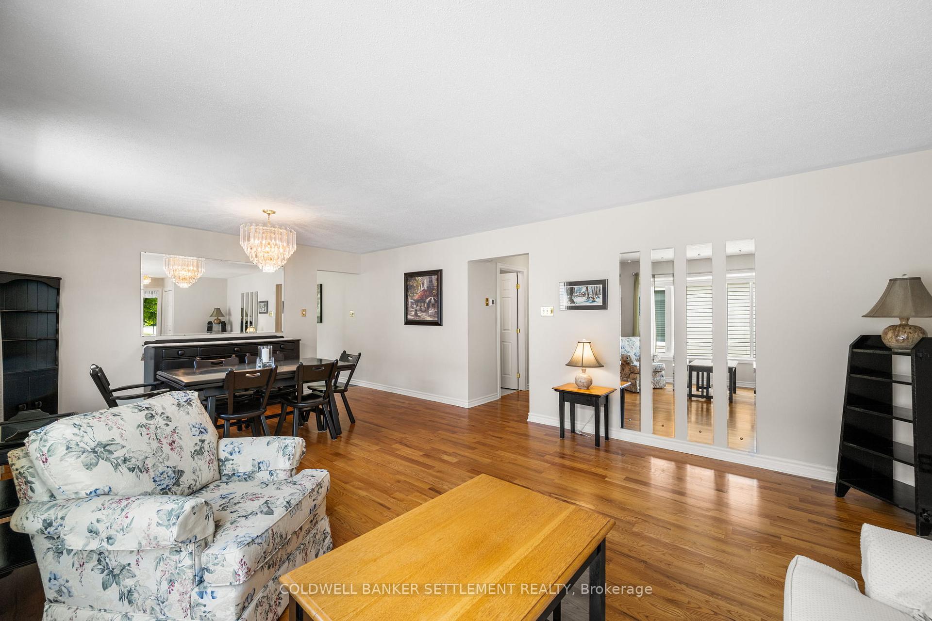 Photo 12 of 80 Decaria Boulevard, Perth — HOMEH
